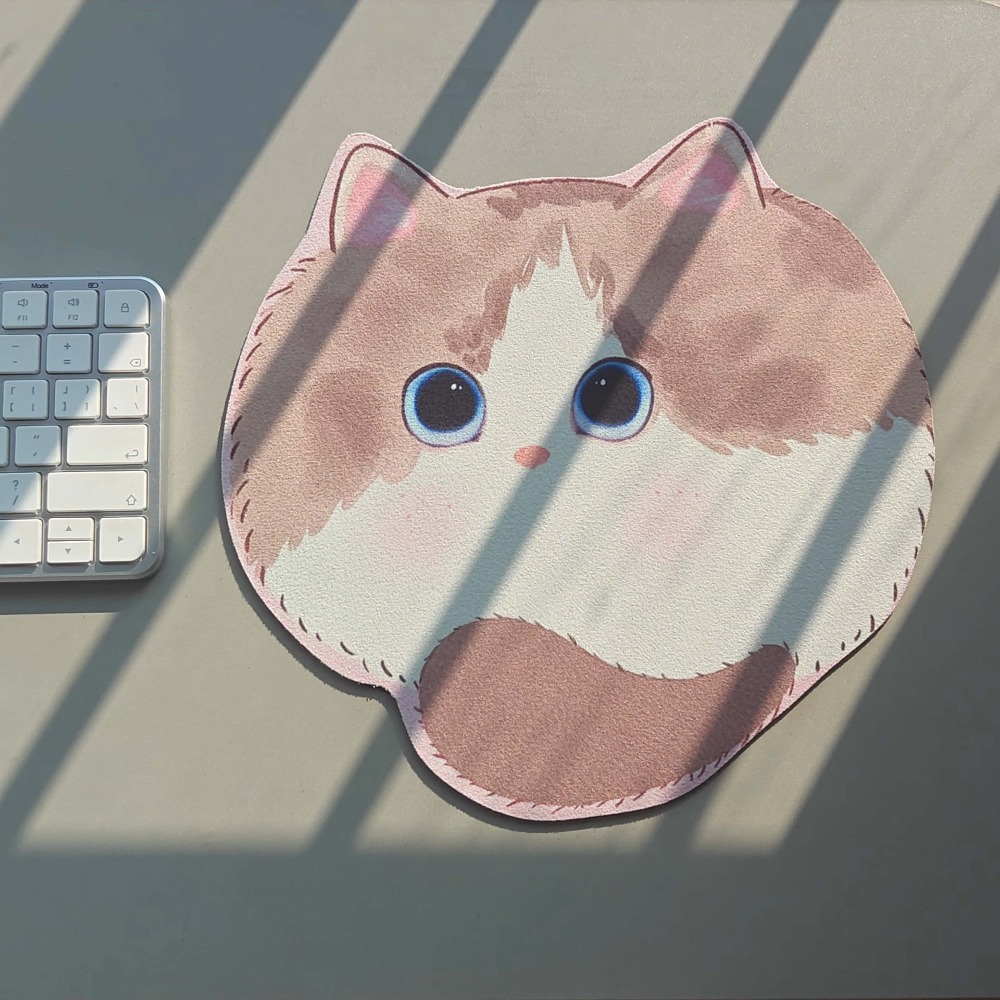 Desk Setup With Laptop - Alfombrilla de Ratón Kawaii con Diseño